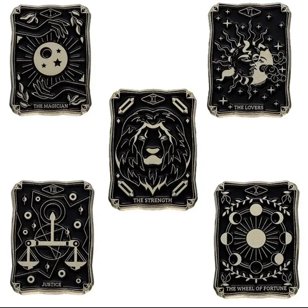 $1 TAROT CARD PIN/BROOCH. ENAMEL/METAL. NEW. $1 WITH ANY $10 ORDER OR MORE - Picture 3 of 16